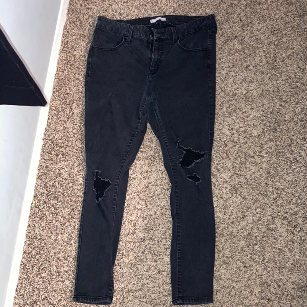 black ripped jeggings